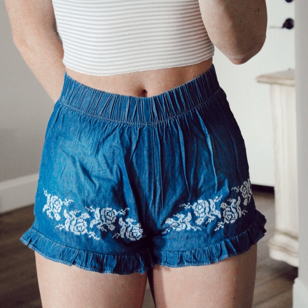 Nordstrom elastic ruffle shorts